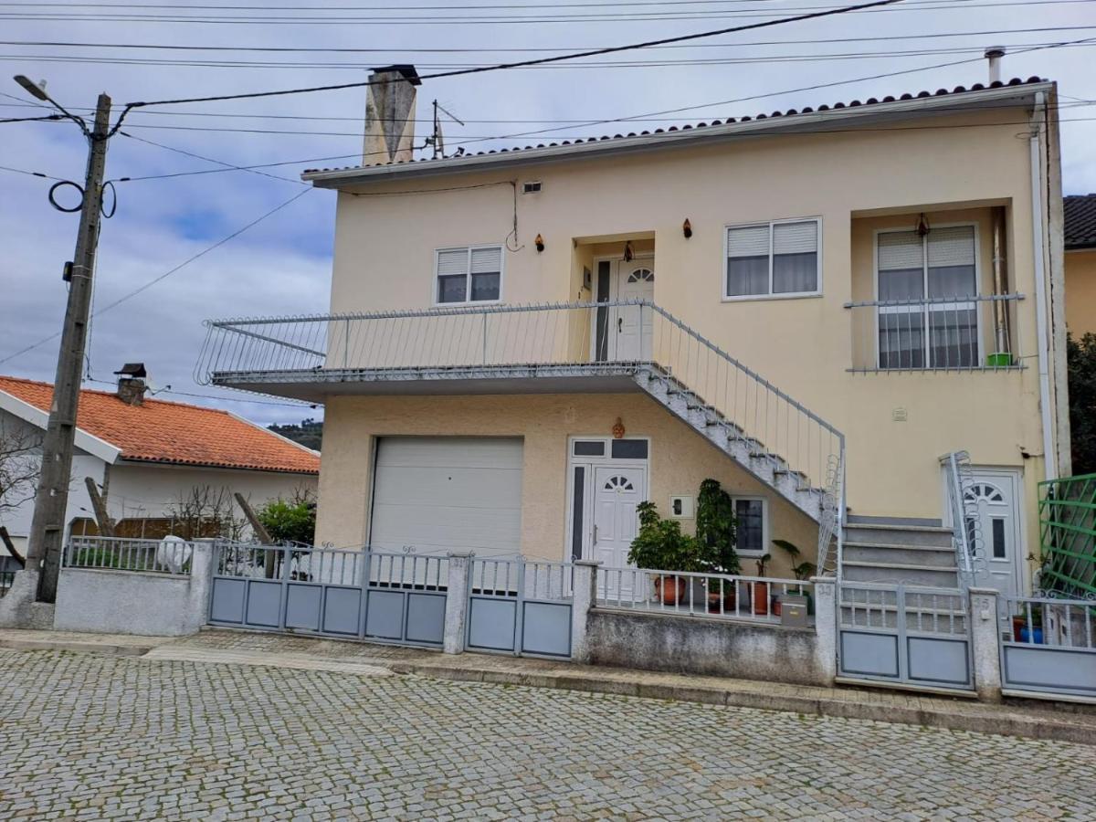 Vivenda Azevedo Hotell Celorico Da Beira Exteriör bild